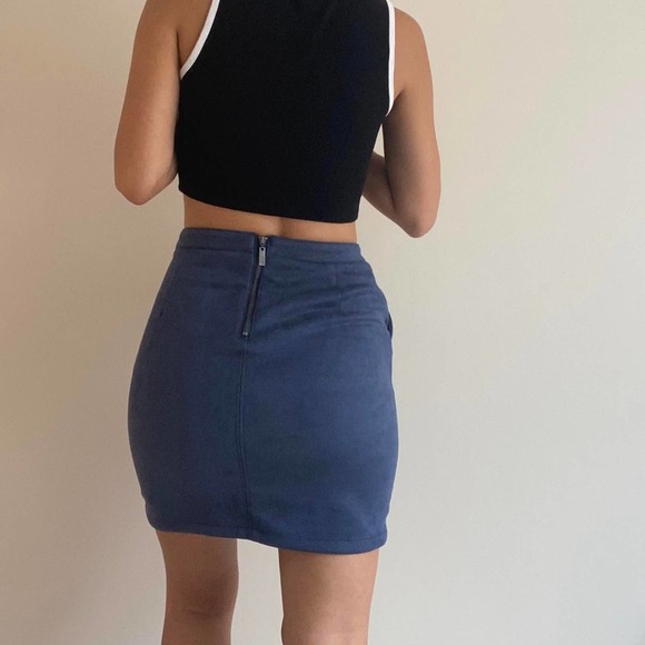 Super soft blue mini skirt size xs - Picture 3 of 4